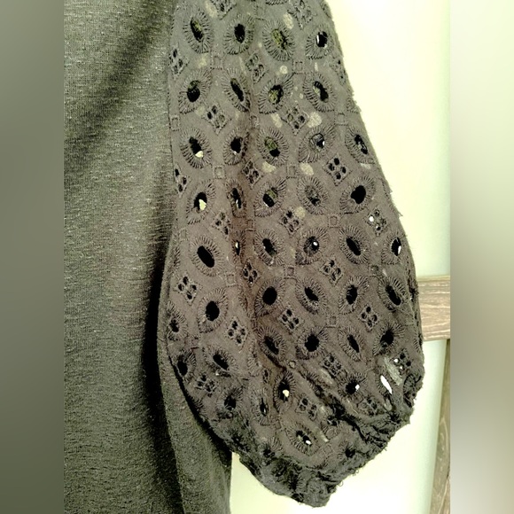 Medium Nicole Miller black eyelet top - Picture 3 of 4